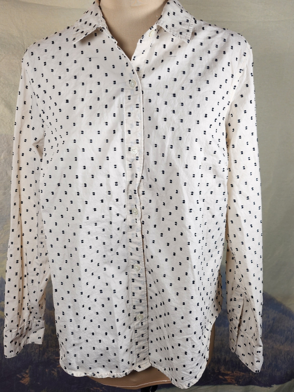 Old Navy The Classic Shirt White Cream Button-Up Shirt with Black Dot Pattern M